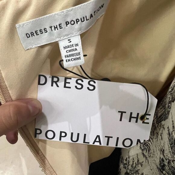 Dress the population KADY tulle sequin dress in cream/black coloring size small - Picture 6 of 7